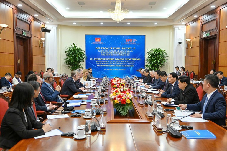 越南共产党与德国社会民主党第十次理论对话在河内举行。