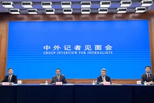 10月15日上午，中国国务院新闻办公室新闻局和海南省新闻办公室在海口联合举办中外记者见面会。（杜有兴 摄）