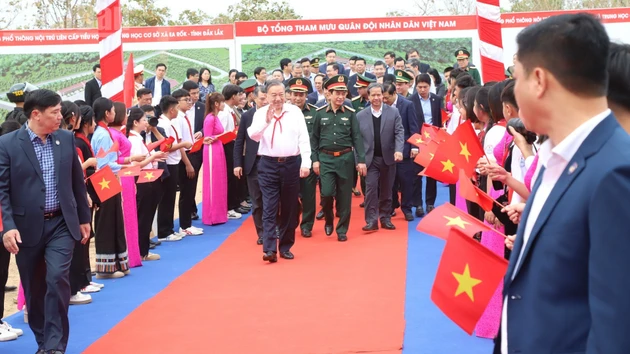 苏林总书记出席得乐省亚洛克乡九年一贯制寄宿学校开工仪式。