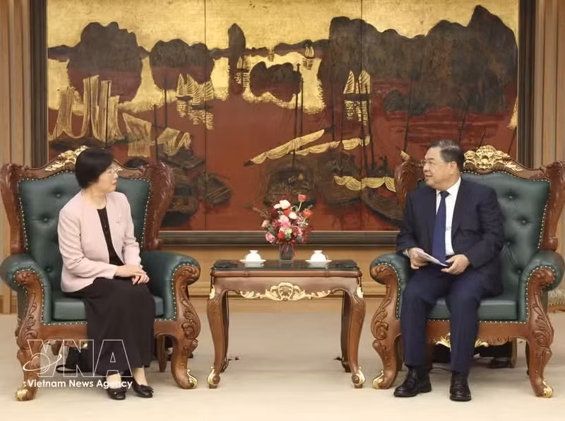 政府常务副总理范家足会见亚投行行长邹加怡。（图片来源：越通社）