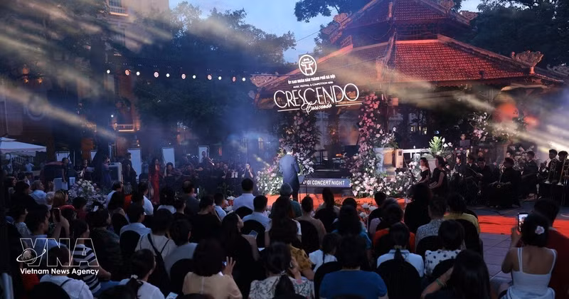 河内“Crescendo——交响连接”户外音乐会传递文化交流精神。