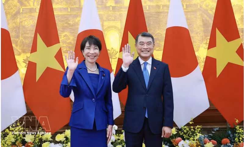 越南政府总理黎明兴与日本首相高市早苗。（图片来源：越通社）