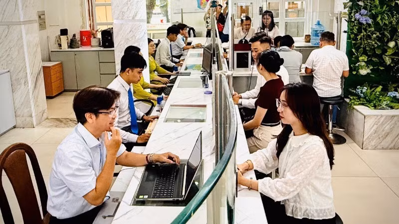 目前，全国34个地方中已有33个颁布了关于省级与乡级收入来源和支出任务分级的决议。