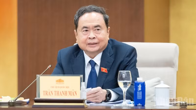 国会主席陈青敏主持立法论坛筹备会议。（本报记者 维灵摄）