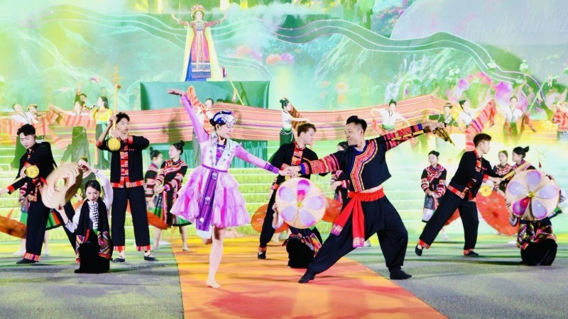 开幕式文艺节目以“雄伟莱州——绚丽多彩”为主题。