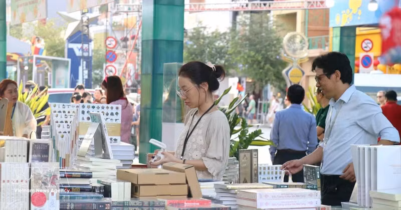 2026年丙午春节书街节隆重开幕。（图片：越通社）