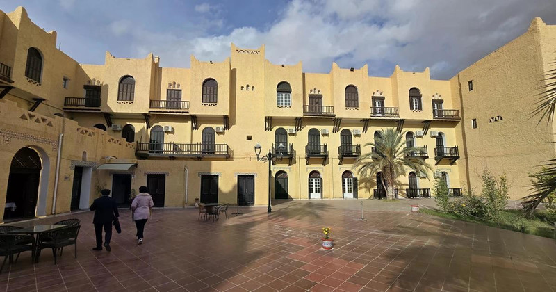 跨大西洋酒店（Trans Atlantic，现名为AN Hotel）是胡志明主席在1946年访问法国期间曾下榻的酒店。