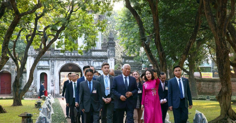 欧洲理事会主席安东尼奥·科斯塔参观文庙-国子监。