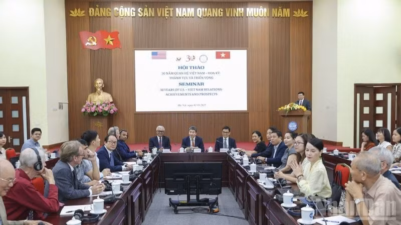 研讨会场景。（本报记者 丁和 摄）