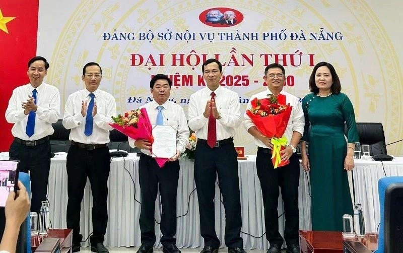 2025年6月16日，岘港市内务局党委公布成立黄沙特区党支部的决定。