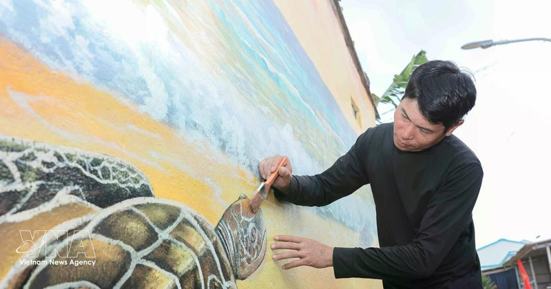 项目对83处建筑进行翻新，并创作了20幅壁画，有助于改善当地居民生计，同时提升社区及游客的海洋保护意识。（图片来源：越通社）