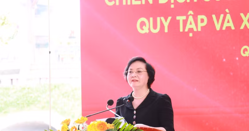 范氏清茶副总理在启动仪式上发言。