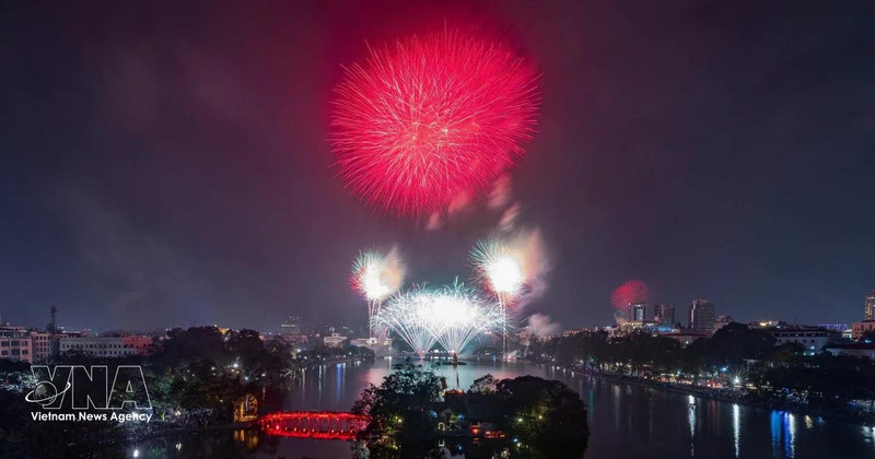 2026年春节之际，还剑湖上空烟花璀璨。