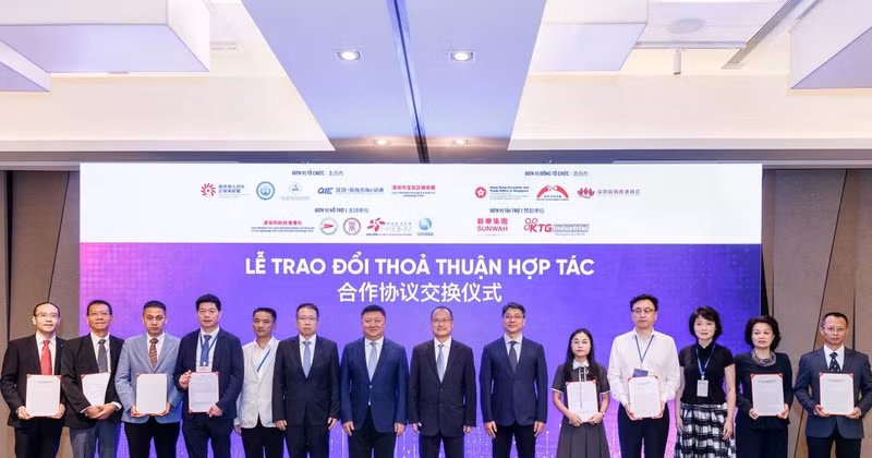 双方合作签约仪式现场照片。（图片来源：新华集团供图）