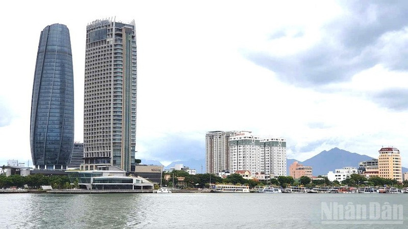 岘港市今年前几个月的经济图景显示出恢复的积极信号。（廷僧 摄） 