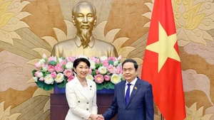 国会主席陈青敏和日越友好议员联盟主席小渊优子。（图片来源：越通社）