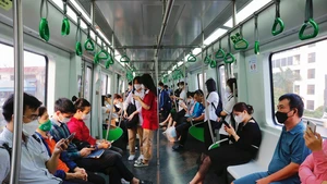 河内两条城铁客运量创历史新高。