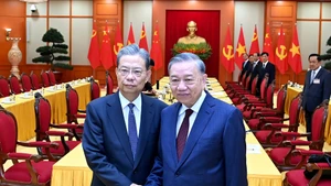 越共中央总书记苏林会见中国全国人大常委会委员长赵乐际。