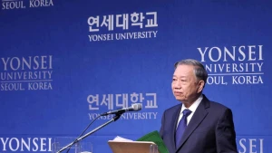 越共中央总书记苏林在韩国延世大学发表政策演讲。