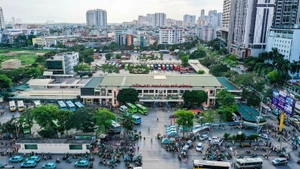 附图。