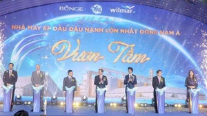 二号大豆压榨生产线的落成仪式在胡志明市富美坊富美1号工业区举行。