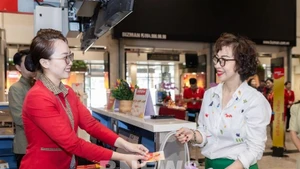 1月13日起，新山一国际机场的越捷航空所有国内航班值机柜台将迁至T1航站楼。（图片来源：越通社）