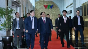 范明正总理出席越南电视台2025年工作总结暨2026年任务部署会议。（陈海 摄）