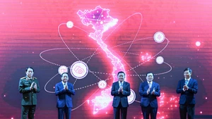 中央书记处常务书记陈锦秀和各位代表出席仪式。