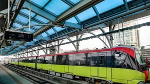 河内城铁呠—河内火车站线的车厢。（图片来源：越通社）