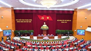 越共第十三届中央委员会第十二次全体会议在河内市隆重开幕。 