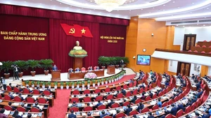 越共第十三届中央委员会第十二次全体会议在河内市隆重开幕。