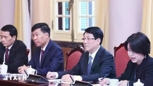 越南国家主席梁强会见欧盟各成员国驻越南大使。（图片来源：越通社）