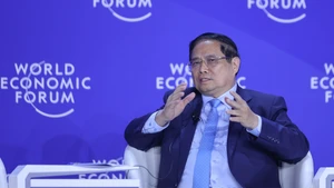 范明正总理发表演讲。（图片来源：VGP）