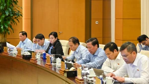与会代表。