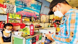 胡志明市的小商店均采用无现金支付。