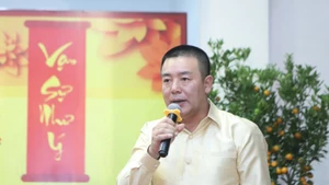 越南驻老挝国防武官潘友胜大校致辞。（图片来源：越通社）