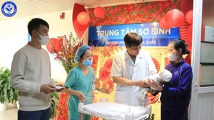 春节假期前四天超8300名新生儿在医疗机构平安降生。