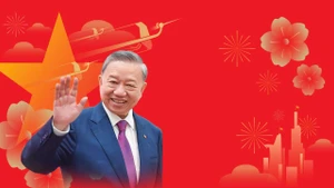 战略自主、自信自立、自强奋进，迈进民族新纪元