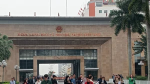 广宁省芒街口岸。