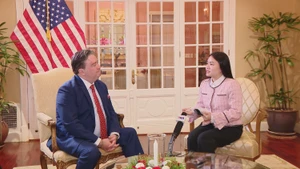 美国驻越南大使马克·纳珀在2026年新年前夕接受越通社记者采访。（图片来源：越通社）