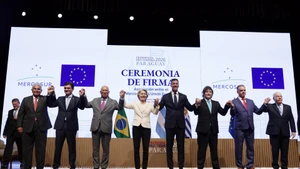 欧盟与南方共同市场领导。（图片来源：越通社）