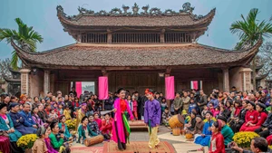 对文化力量的深刻信念。