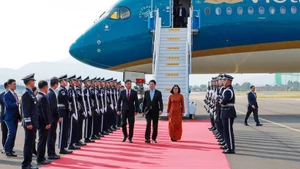 国家主席梁强抵达韩国开始出席2025年APEC领导人会议周系列活动。(春奇 摄)