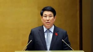 国家主席梁强于10月20日下午作了2021-2026年任期国家主席述职报告。（图片来源：越通社）