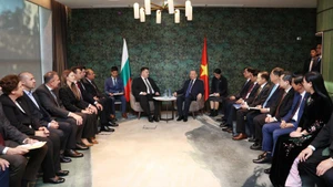 越共中央总书记苏林会见保加利亚社会党（BSP）主席阿塔纳斯·扎菲罗夫（Atanas Zafirov）。（图片来源：越通社）
