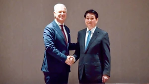 越南国家主席梁强会见国际商会秘书长。