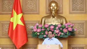 范明正总理在会上发表讲话。（图片来源：VGP）