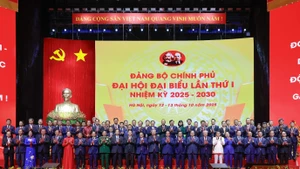 越南共产党政府第一次代表大会圆满落幕。（图片来源：越通社）