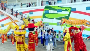 邮轮游客享有的免签政策进一步提升了出行便利性，有望使下龙-北海航线发展成为区域特色旅游产品。