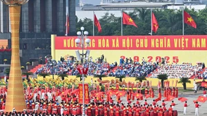 鼓乐表演拉开越南9·2国庆80周年庆典的序幕。（水原 摄）